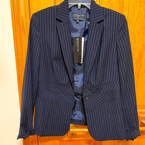 Jones New York Jackets & Blazers - Jones New York navy pin-striped blazer